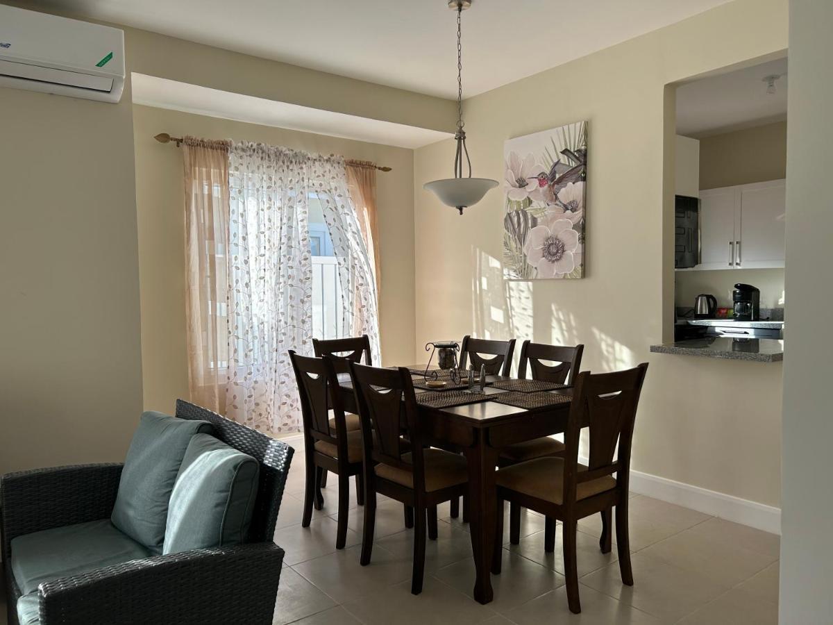 Seamist Villa @Oceanpointe Lucea Comfy 2Br W/Pool Gym & Parking Ngoại thất bức ảnh